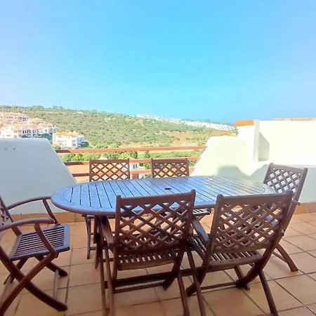 Terraza Con Vistas En Alcaidesa